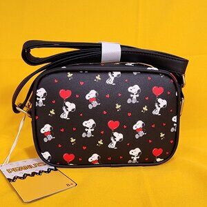Loungefly Peanuts Snoopy & Woodstock Hearts AOP Camera Crossbody Bag NEW